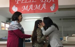 Residencia San Francisco de Molina celebró a sus madres junto a la directora regional del Sename