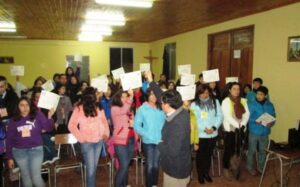 Certificaron a participantes de Taller de Familias Fuertes de Iglesia El Rosario de Curicó
